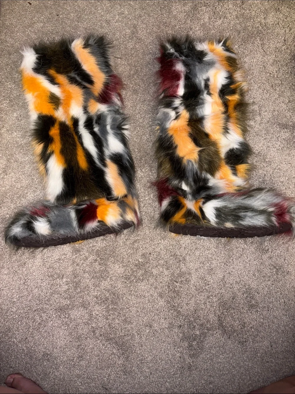 Snow boots Faux Fur Statement  in Multicolor Patch size 10.5 new